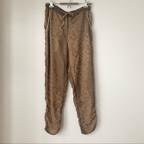 URBAN OUTFITTERS | SLIM DROP CROTCH PANT JOGGERS GEOMETRIC DESIGN LIGHTWEIGHT - Picture 1 of 8